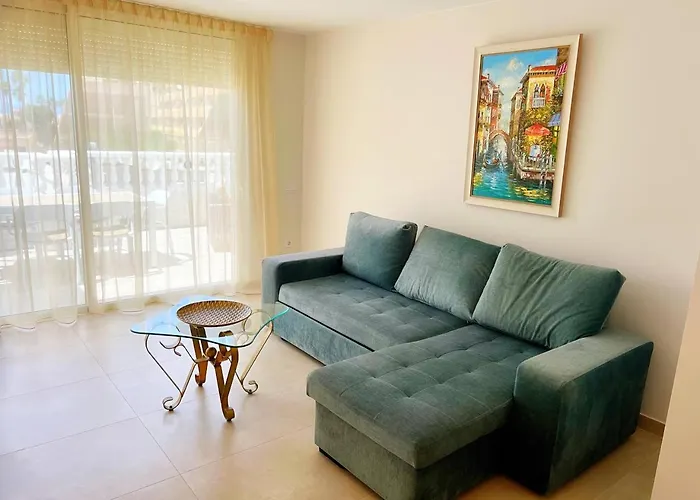 Sunny Apt On The Paradise Coast.