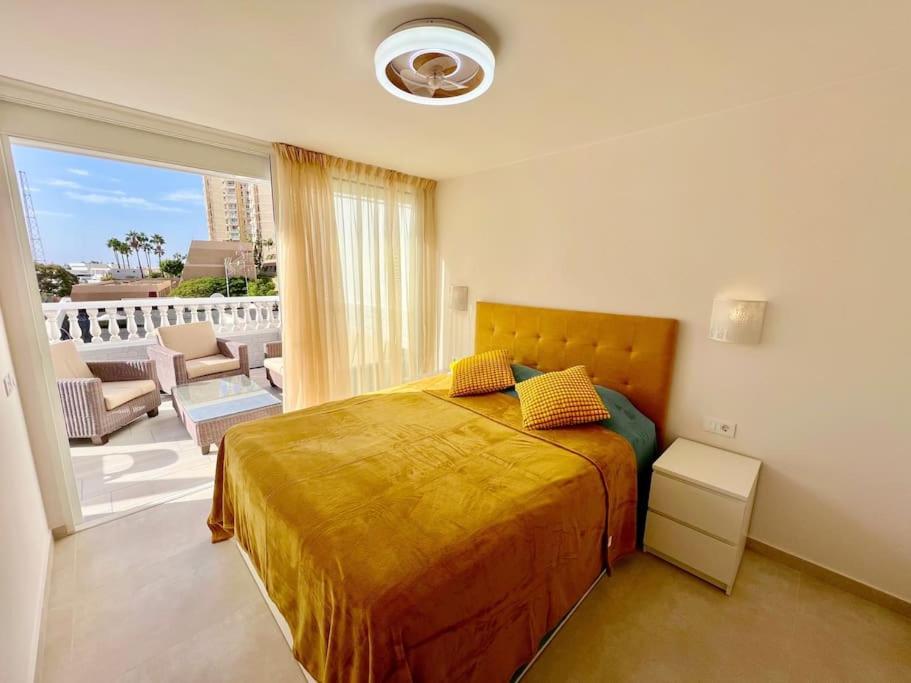 Sunny On The Paradise Coast. Apartment